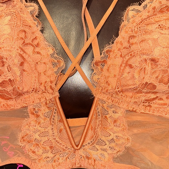 NWT La SENZA Lacy Bralette - Picture 14 of 16